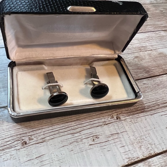 Other - 💚no brand listed cuff links